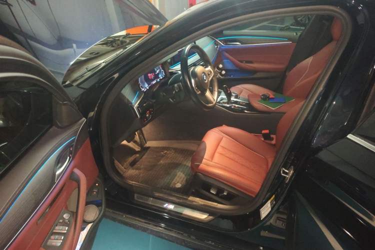 Used BMW 5 Series New Energy 2022 Restyled 535Le M Sport Package Left Front Seat
