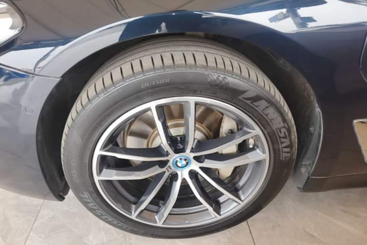 Used BMW 5 Series New Energy 2022 Second Facelift 535Le Pioneer Edition M Sport Package Left Front Wheel Hub