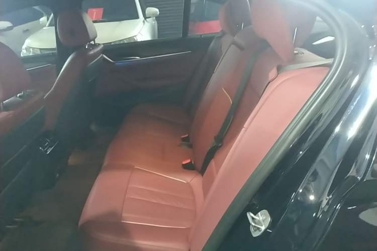 Used BMW 5 Series New Energy 2022 Restyled 535Le M Sport Package Left Rear Seat