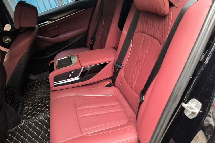 Used BMW 5 Series New Energy 2022 Restyled 535Le Pioneer Edition M Sport Package Left Rear Seat