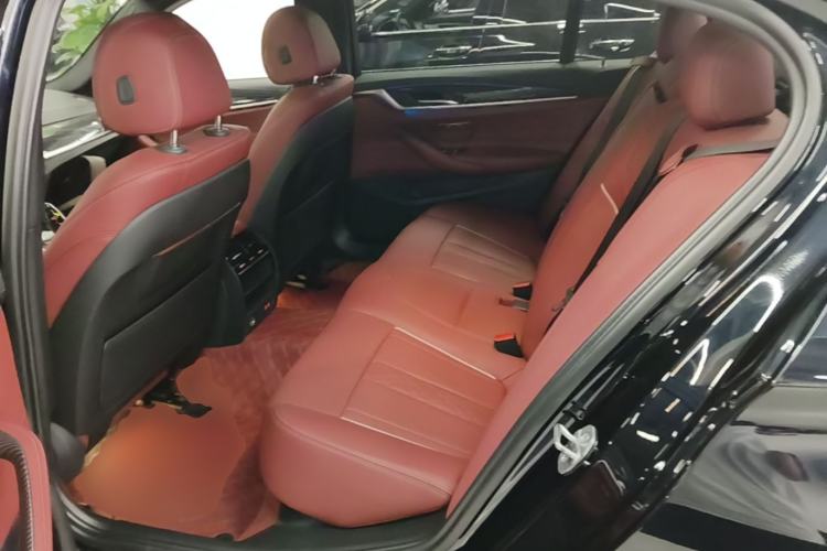 Used BMW 5 Series New Energy 2022 Restyled 535Le M Sport Package Left Rear Seat