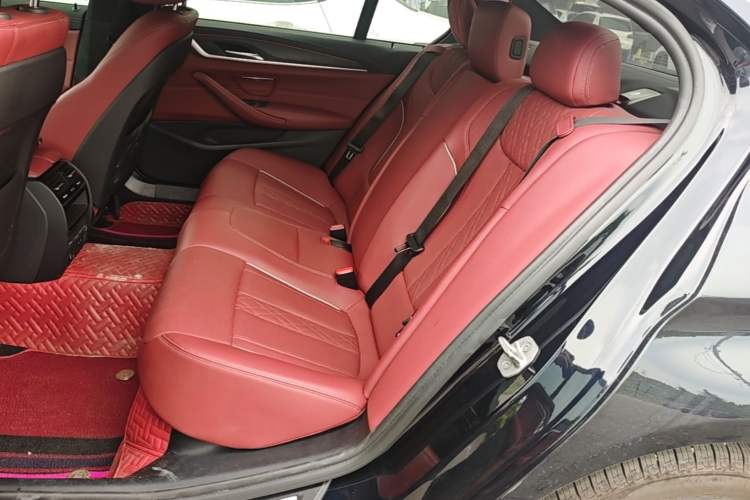 Used BMW 5 Series New Energy 2022 Restyled 535Le M Sport Package Left Rear Seat