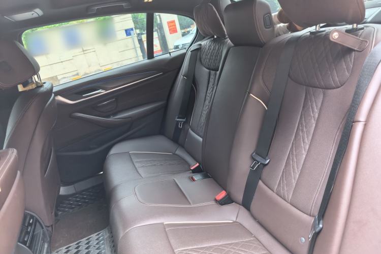 Used BMW 5 Series New Energy 2022 Updated Version 535Le Luxury Package Left Rear Seat