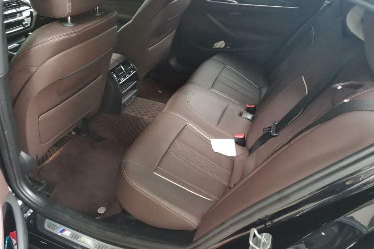 Used BMW 5 Series New Energy 2022 Restyled 535Le M Sport Package Left Rear Seat