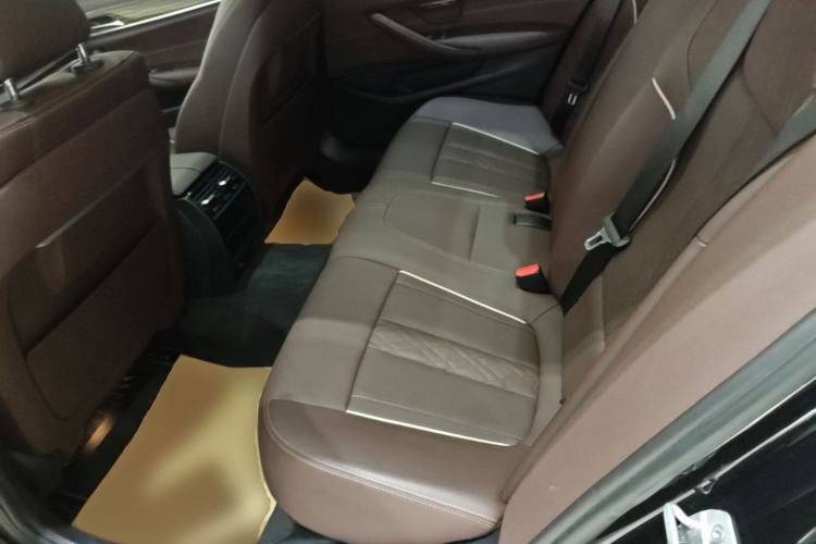 Used BMW 5 Series New Energy 2022 Updated Version 535Le Luxury Package Left Rear Seat