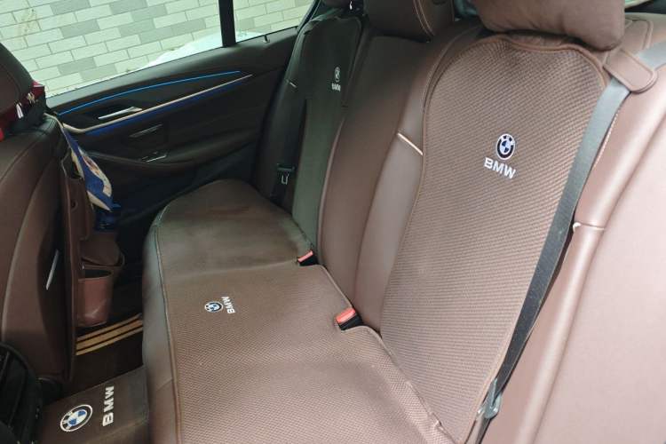 Used BMW 5 Series New Energy 2022 Restyled 535Le M Sport Package Left Rear Seat