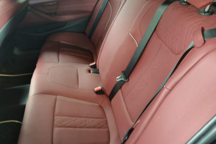 Used BMW 5 Series New Energy 2022 Second Facelift 535Le M Sport Package Left Rear Seat