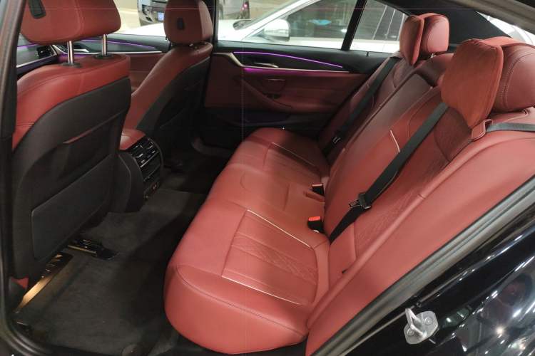 Used BMW 5 Series New Energy 2022 Second Facelift 535Le M Sport Package Left Rear Seat