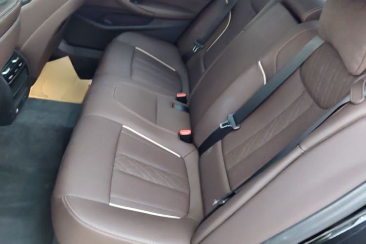 Used BMW 5 Series New Energy 2022 Restyled 535Le M Sport Package Left Rear Seat