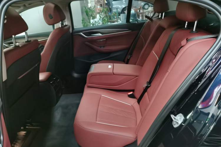 Used BMW 5 Series New Energy 2022 Updated Version 535Le Luxury Package Left Rear Seat