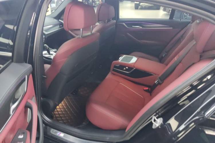Used BMW 5 Series New Energy 2022 Second Facelift 535Le Pioneer Edition M Sport Package Left Rear Seat