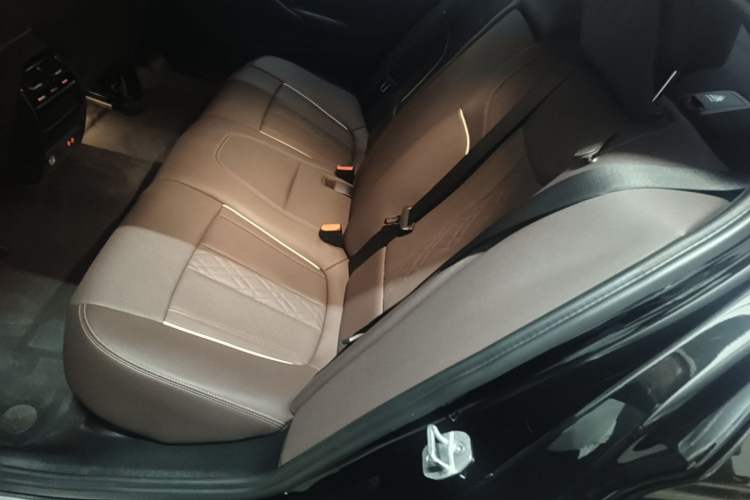 Used BMW 5 Series New Energy 2022 Restyled 535Le M Sport Package Left Rear Seat