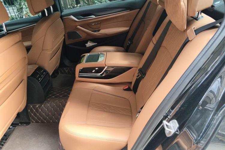 Used BMW 5 Series New Energy 2022 Second Facelift 535Le Pioneer Edition M Sport Package Left Rear Seat