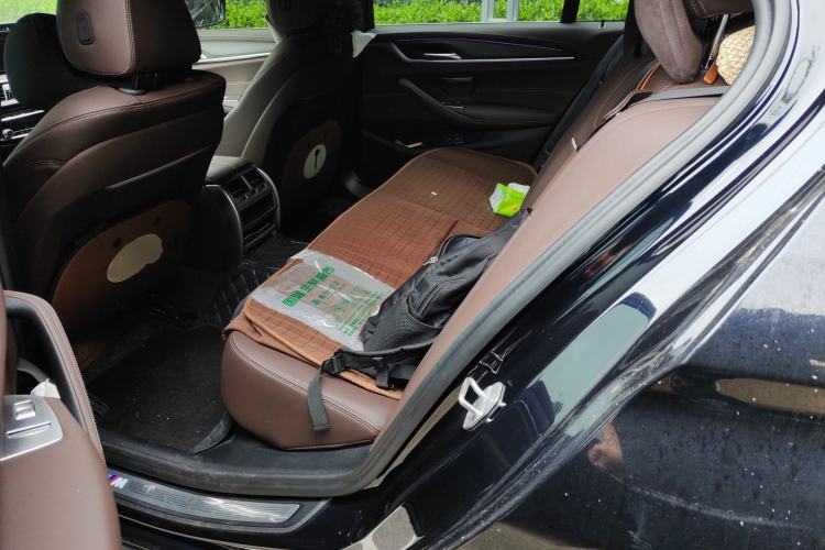 Used BMW 5 Series New Energy 2022 Restyled 535Le M Sport Package Left Rear Seat