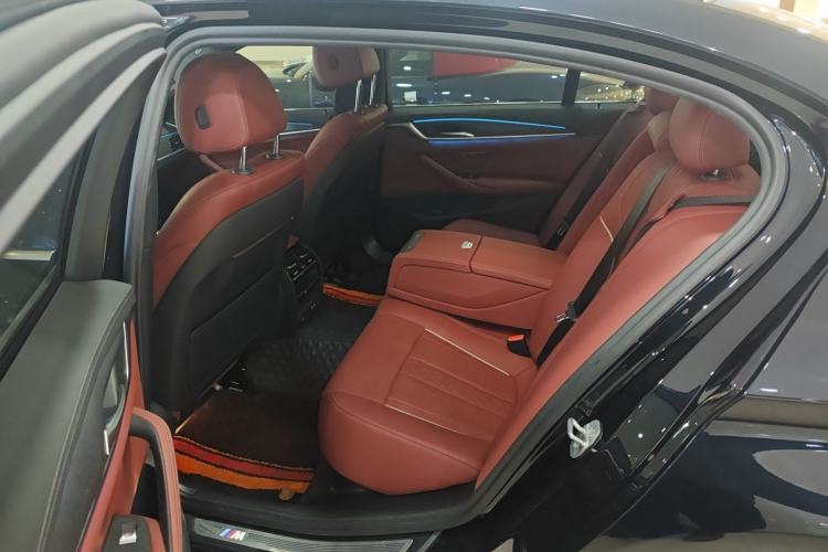 Used BMW 5 Series New Energy 2022 Restyled 535Le M Sport Package Left Rear Seat