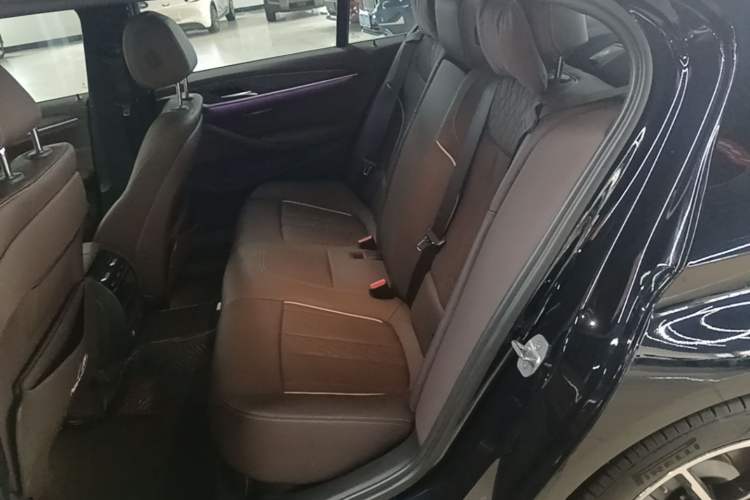 Used BMW 5 Series New Energy 2022 Restyled 535Le M Sport Package Left Rear Seat