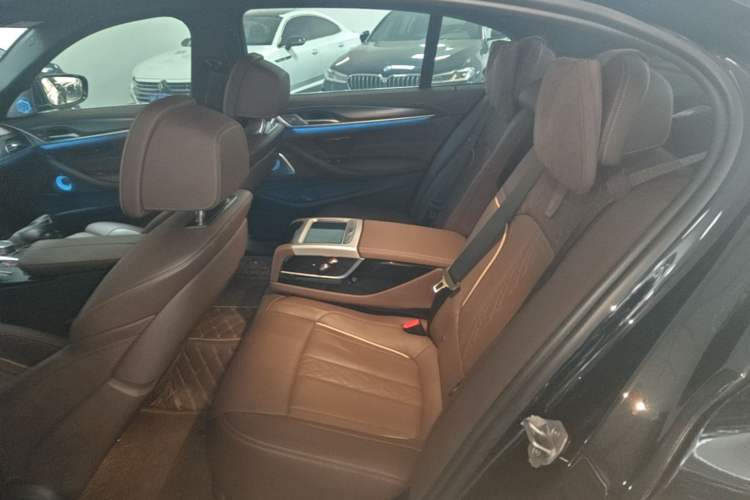Used BMW 5 Series New Energy 2022 535Le Pioneer Edition M Sport Package Left Rear Seat