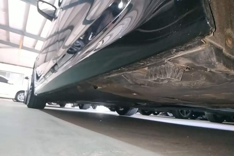 Used BMW 5 Series New Energy 2022 Restyled 535Le M Sport Package Left Side Sill