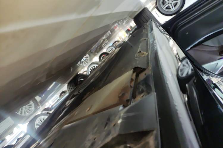Used BMW 5 Series New Energy 2022 Second Facelift 535Le M Sport Package Left Side Sill