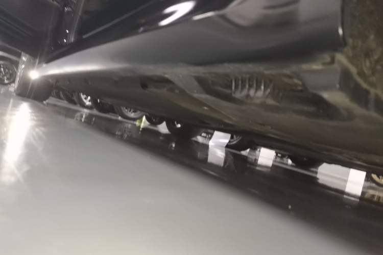 Used BMW 5 Series New Energy 2022 Second Facelift 535Le M Sport Package Left Side Sill