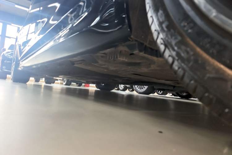 Used BMW 5 Series New Energy 2022 Second Facelift 535Le Pioneer Edition M Sport Package Left Side Sill