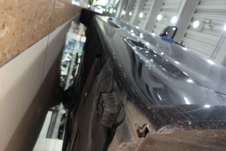 Used BMW 5 Series New Energy 2022 Second Facelift 535Le M Sport Package Left Side Sill