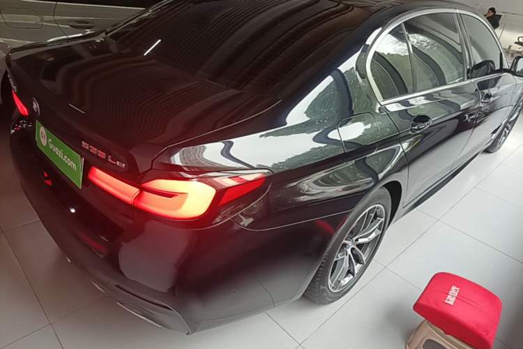 Used BMW 5 Series New Energy 2022 Second Facelift 535Le M Sport Package Rear Right 45 Deg