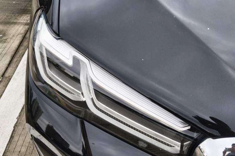 Used BMW 5 Series New Energy 2022 Restyled 535Le M Sport Package Right Front Headlight