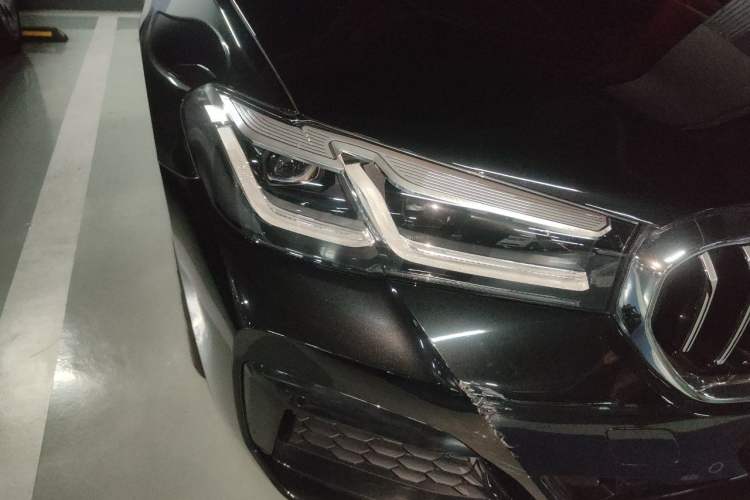 Used BMW 5 Series New Energy 2022 Restyled 535Le M Sport Package Right Front Headlight