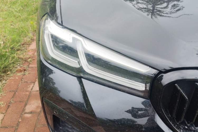 Used BMW 5 Series New Energy 2022 Second Facelift 535Le M Sport Package Right Front Headlight