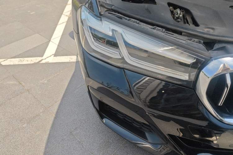Used BMW 5 Series New Energy 2022 535Le Pioneer Edition M Sport Package Right Front Headlight