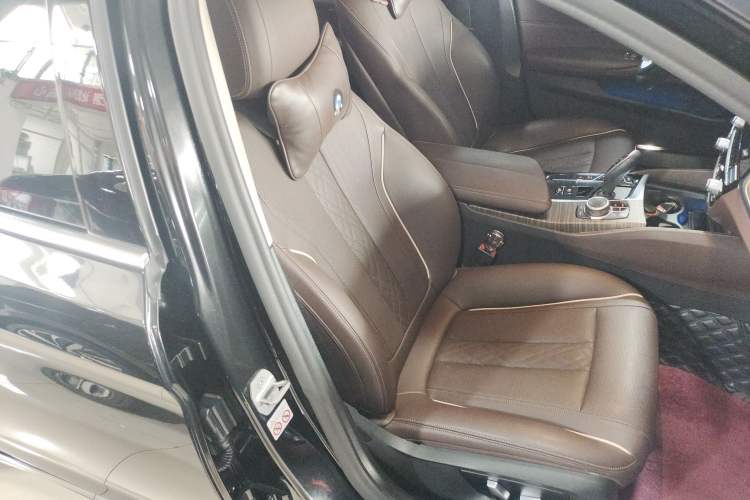 Used BMW 5 Series New Energy 2022 Updated Version 535Le Luxury Package Right Front Seat