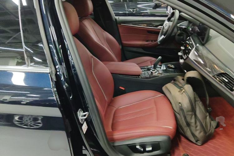 Used BMW 5 Series New Energy 2022 Restyled 535Le M Sport Package Right Front Seat