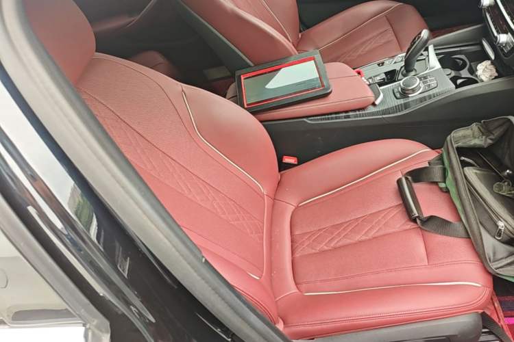 Used BMW 5 Series New Energy 2022 Restyled 535Le M Sport Package Right Front Seat