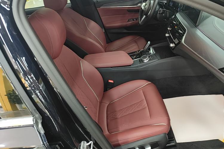 Used BMW 5 Series New Energy 2022 Second Facelift 535Le M Sport Package Right Front Seat