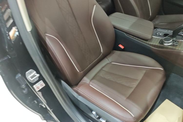 Used BMW 5 Series New Energy 2022 Updated Version 535Le Luxury Package Right Front Seat