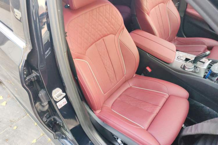 Used BMW 5 Series New Energy 2022 535Le Pioneer Edition M Sport Package Right Front Seat