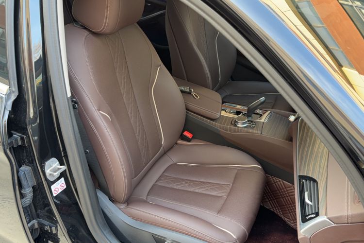 Used BMW 5 Series New Energy 2022 Second Facelift 535Le Luxury Package Right Front Seat