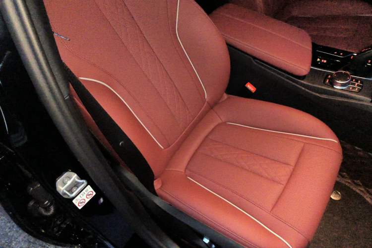 Used BMW 5 Series New Energy 2022 Second Facelift 535Le M Sport Package Right Front Seat