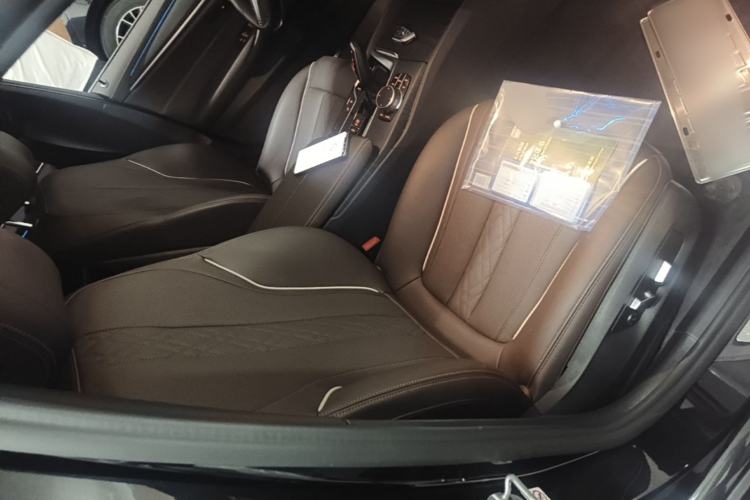 Used BMW 5 Series New Energy 2022 Restyled 535Le M Sport Package Right Front Seat