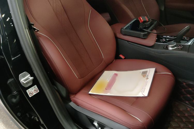 Used BMW 5 Series New Energy 2022 Second Facelift 535Le M Sport Package Right Front Seat