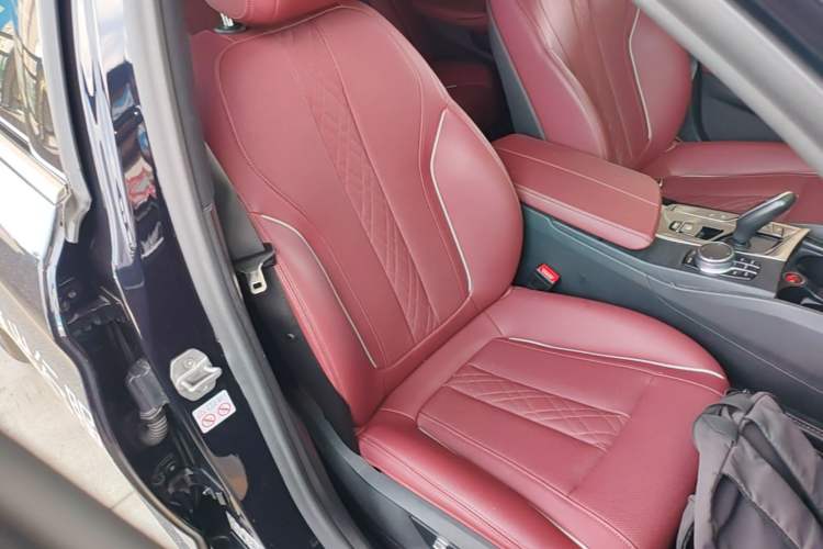 Used BMW 5 Series New Energy 2022 Restyled 535Le M Sport Package Right Front Seat