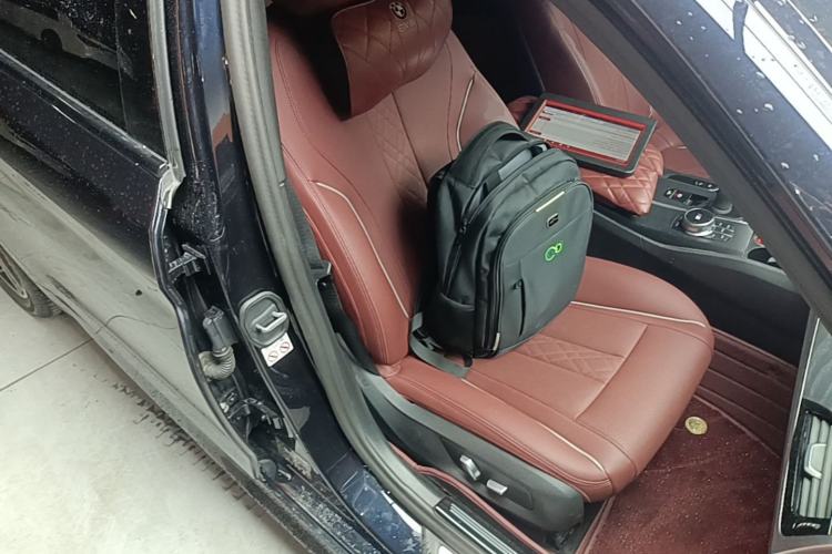 Used BMW 5 Series New Energy 2022 Second Facelift 535Le M Sport Package Right Front Seat