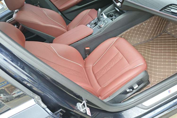 Used BMW 5 Series New Energy 2022 Restyled 535Le M Sport Package Right Front Seat