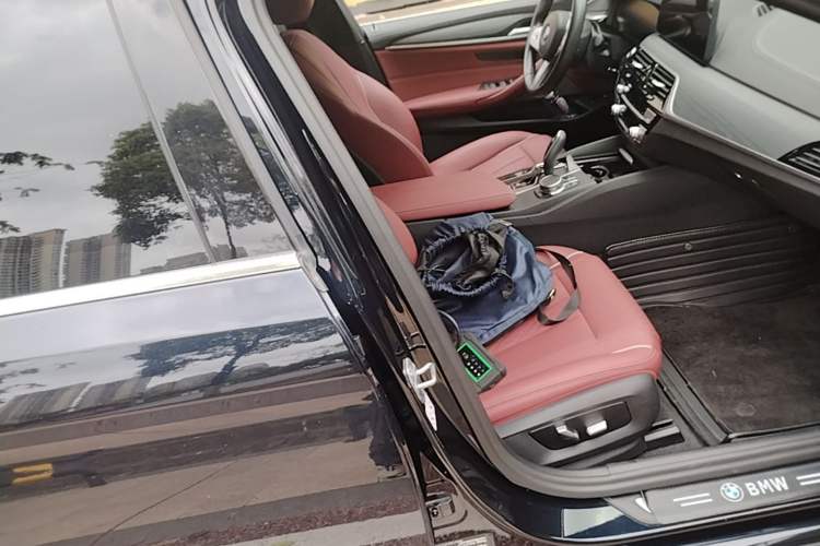 Used BMW 5 Series New Energy 2022 Second Facelift 535Le M Sport Package Right Front Seat