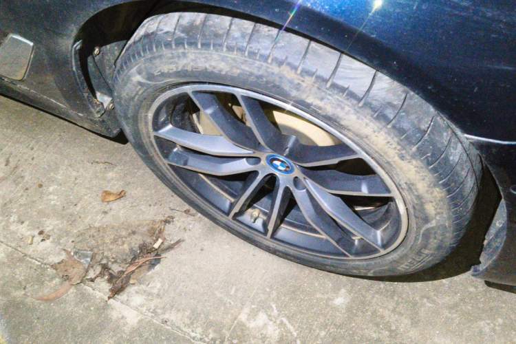 Used BMW 5 Series New Energy 2022 Restyled 535Le M Sport Package Right Front Wheel Hub