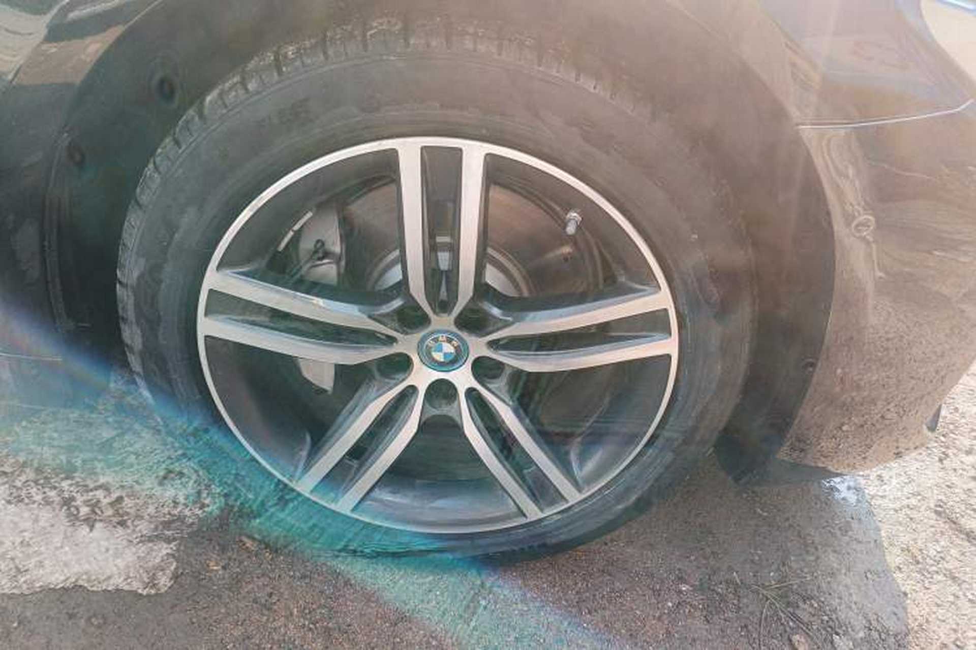 Used BMW 5 Series New Energy 2022 535Le Luxury Package Right Front Wheel Hub