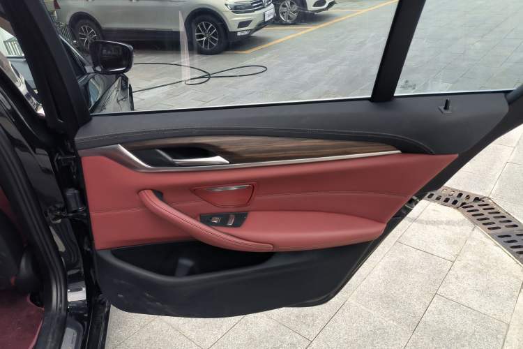 Used BMW 5 Series New Energy 2022 Updated Version 535Le Luxury Package Right Rear Door Interior