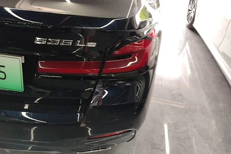 Used BMW 5 Series New Energy 2022 Restyled 535Le M Sport Package Right Rear Taillight