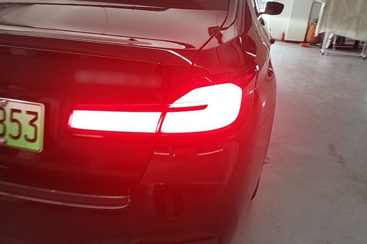 Used BMW 5 Series New Energy 2022 Restyled 535Le M Sport Package Right Rear Taillight